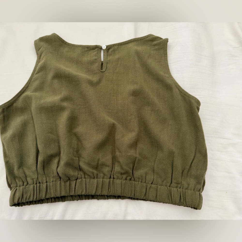 NWT Olive Green Two-Piece Set | Cropped Tank & High-Waisted Shorts | Size Medium - Picture 3 of 9